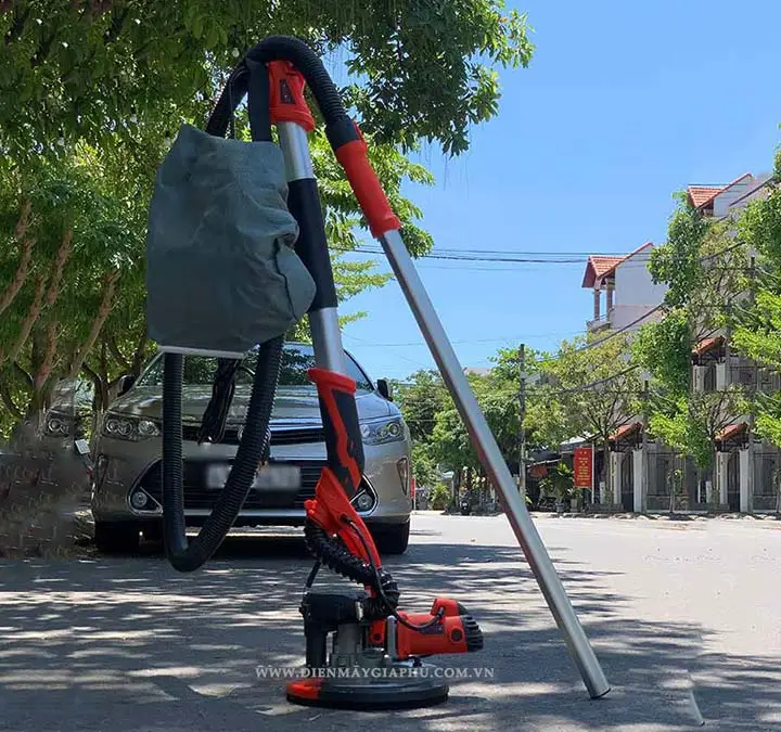 Máy chà tường cán dài có túi bụi