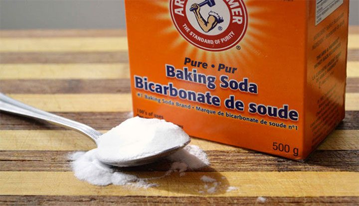 Sử dụng baking soda tẩy rỉ sét trên kim loại