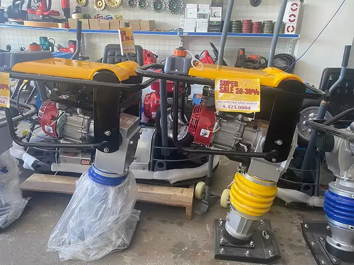 Máy đầm cóc RM80