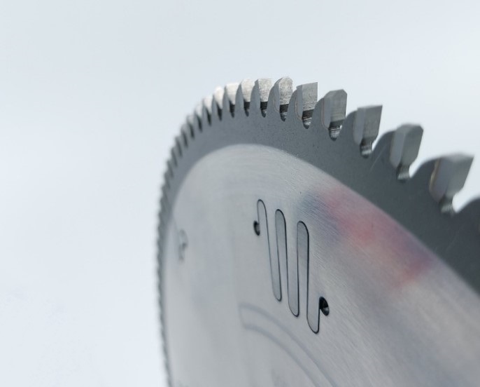 Lưỡi cắt nhôm 210mm Senka