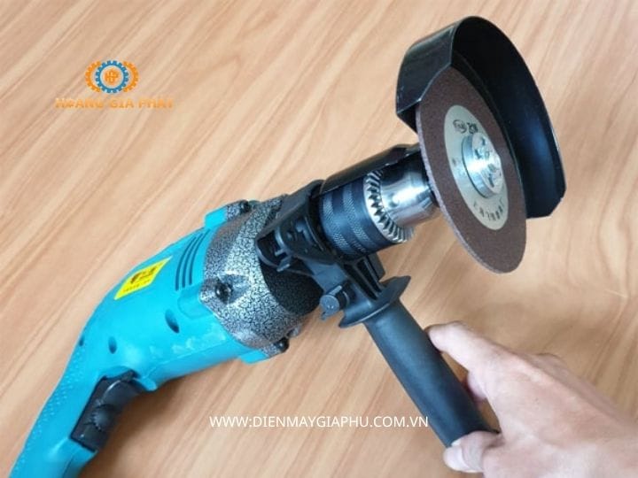 Cảnh báo an toàn trước khi tháo lưỡi