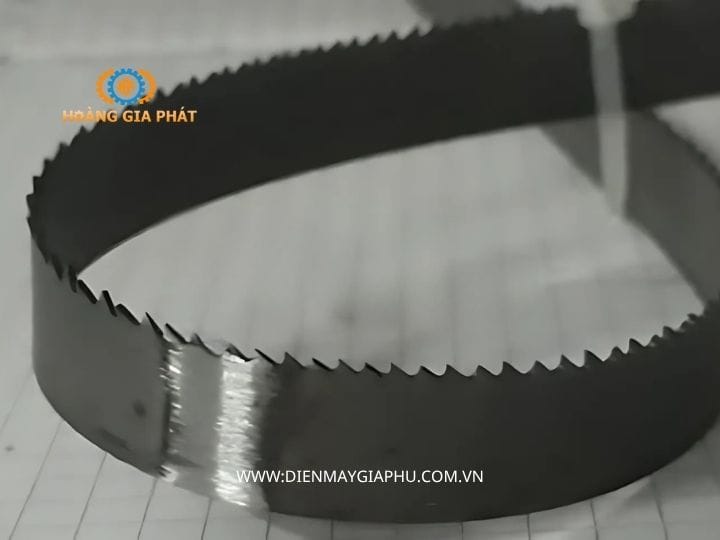 Lưỡi cưa sắt vòng