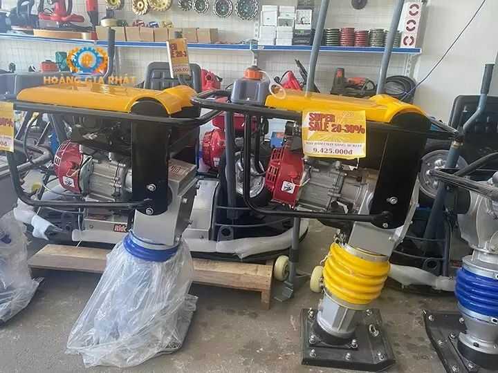 Máy đầm cóc chạy xăng RM80
