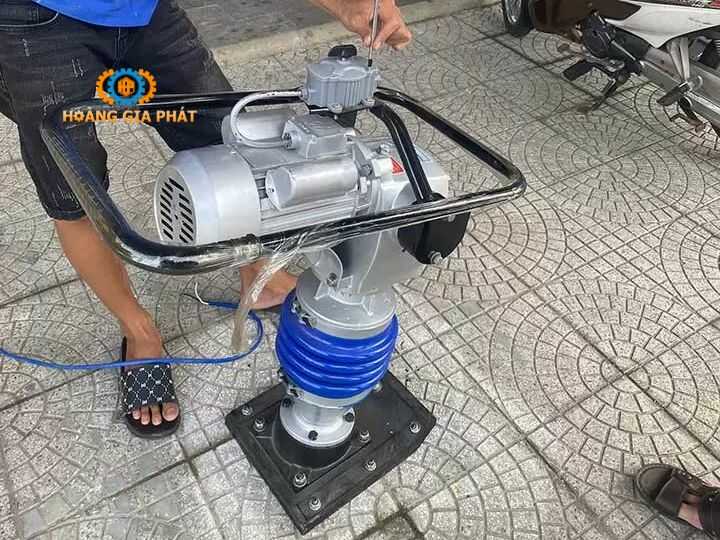 Máy đầm cóc chạy điện HCD100