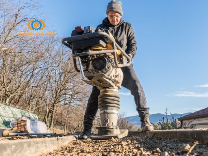 Một số lưu ý khi thi công máy đầm cóc