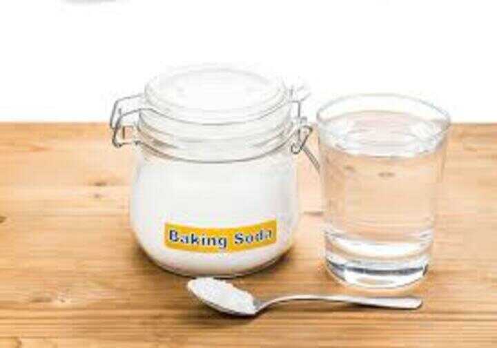 Sử dụng baking soda để tẩy vết trầy xước