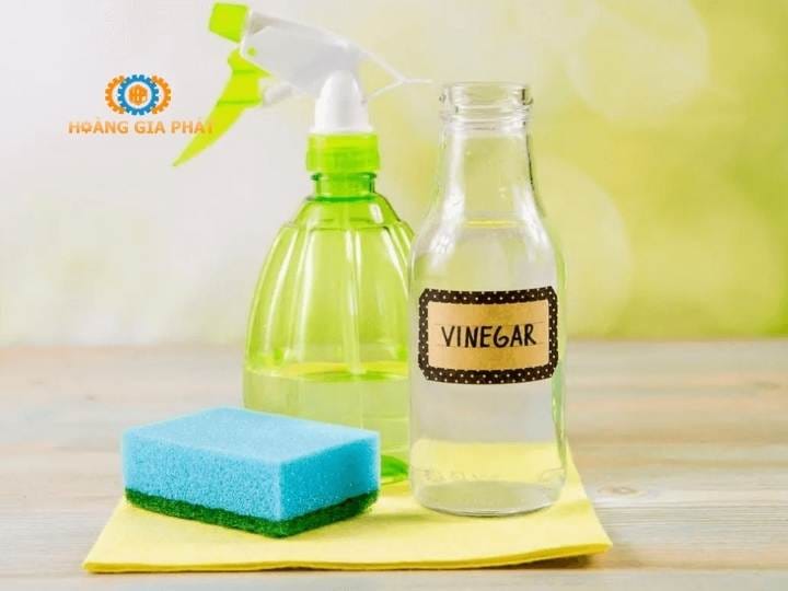 Tẩy vết ố trên gạch nhà tắm