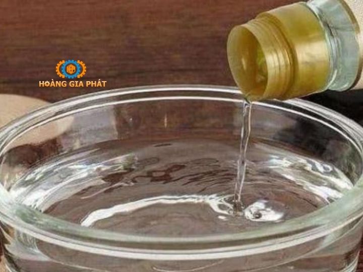 Tẩy vết ố trên gạch granite