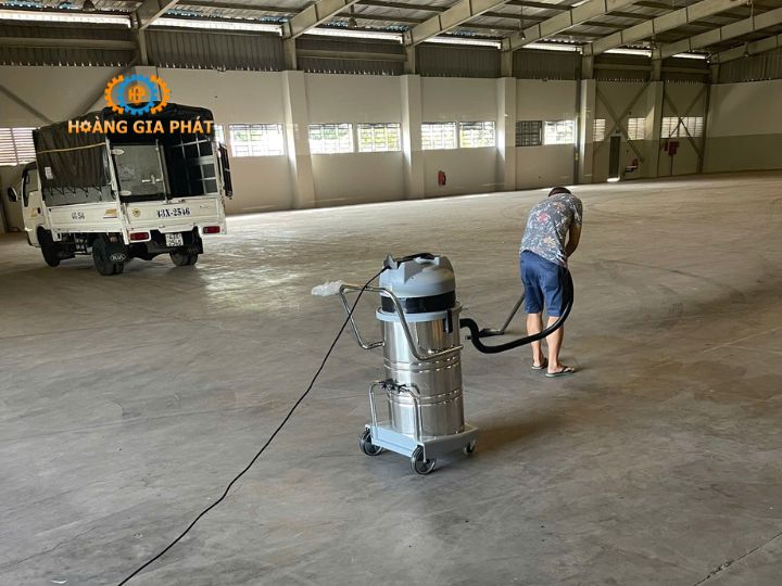 Máy hút bụi cho khả năng loại bỏ bụi bẩn hiệu quả, tiết kiệm thời gian, công sức người dùng 