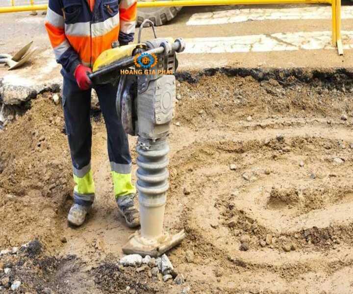 Máy đầm cóc chuyên đầm nền đất