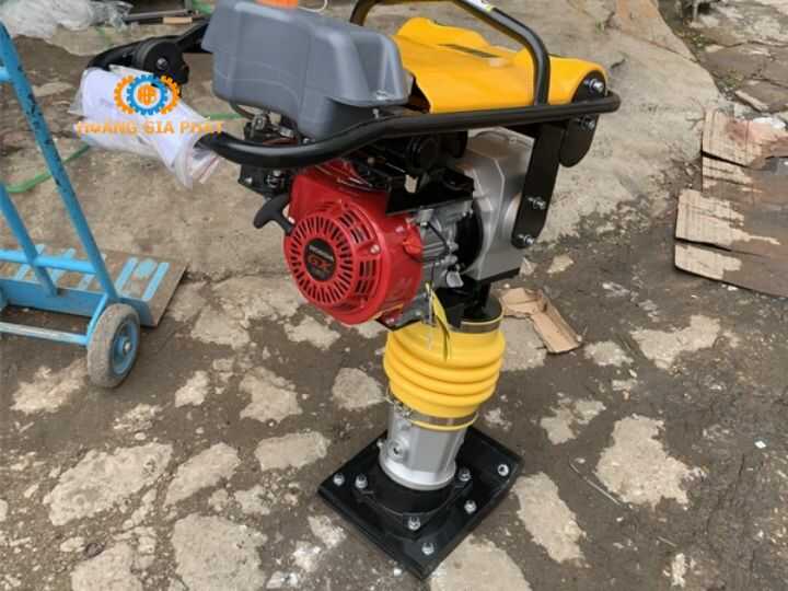 Máy đầm cóc chạy xăng