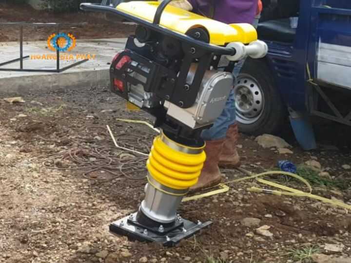 Máy đầm cóc tại Long An chạy xăng
