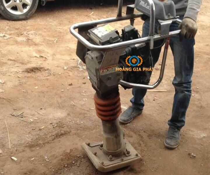 Máy đầm cóc chuyên dành cho việc đầm nền nhà