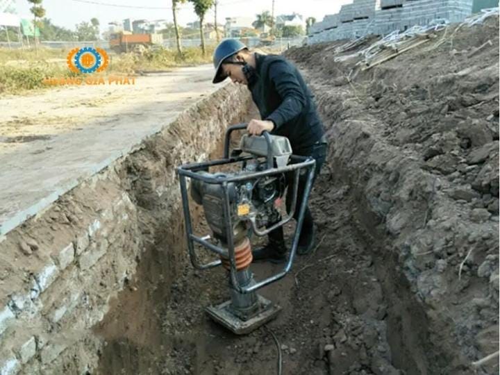 Máy đầm cóc tại Huế