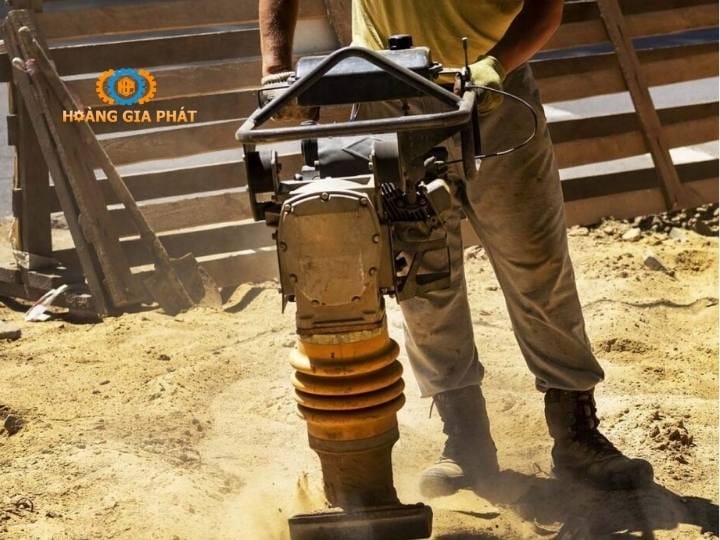 Máy đầm cóc tại Vĩnh Long