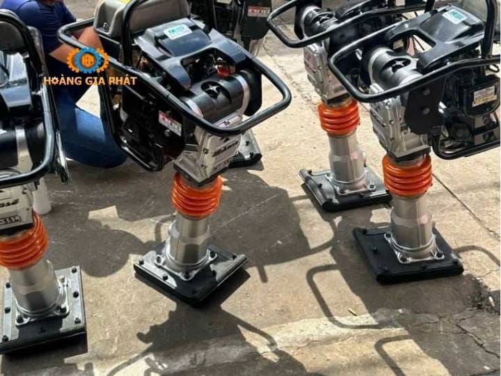 Máy đầm cóc tại Vĩnh Long