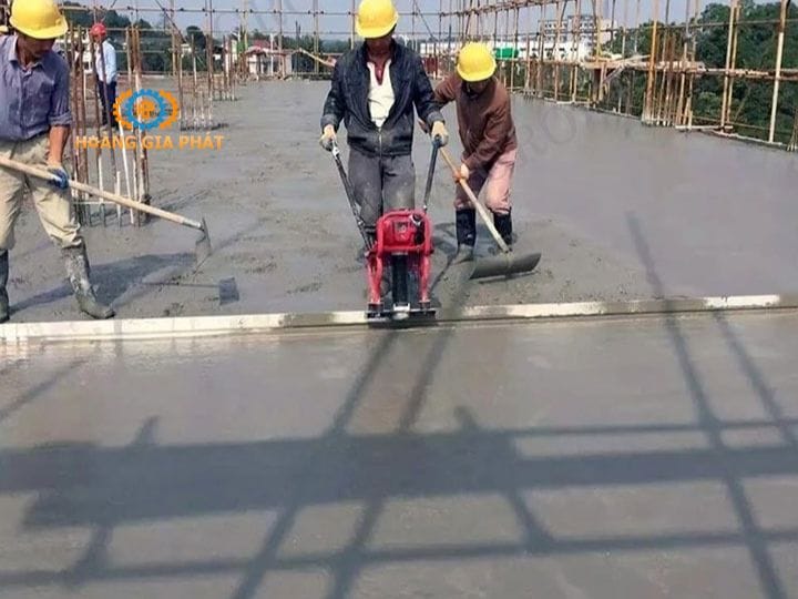 Nguyên lý hoạt động của máy đầm thước chạy điện tại An Giang