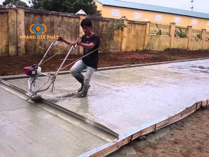 Máy đầm thước có cấu tạo gọn nhẹ, dễ sử dụng