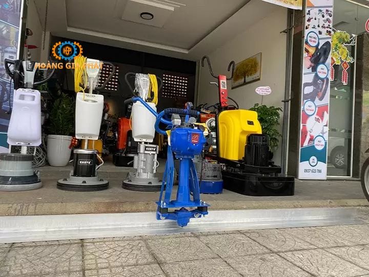 Máy đầm thước Super Fast có độ bền, thiết kế đẹp mắt và giá thành phải chăng