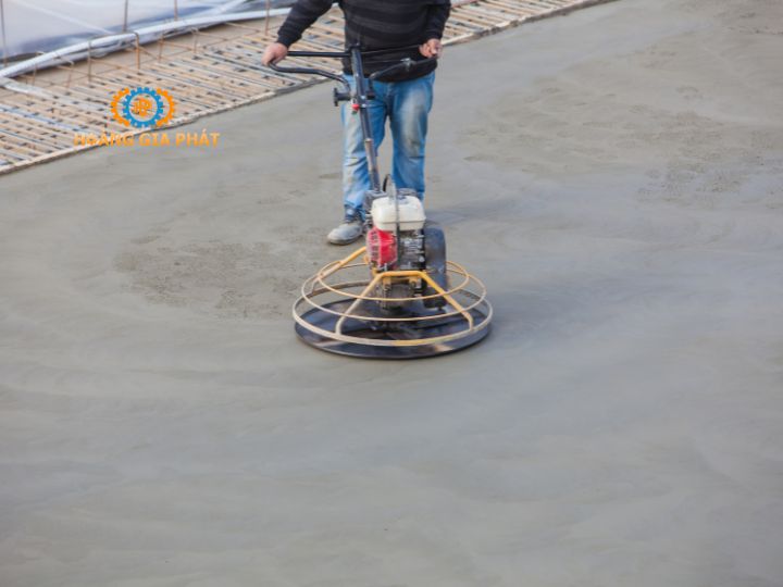 Sử dụng máy xoa nền bê tông để tạo độ phẳng 