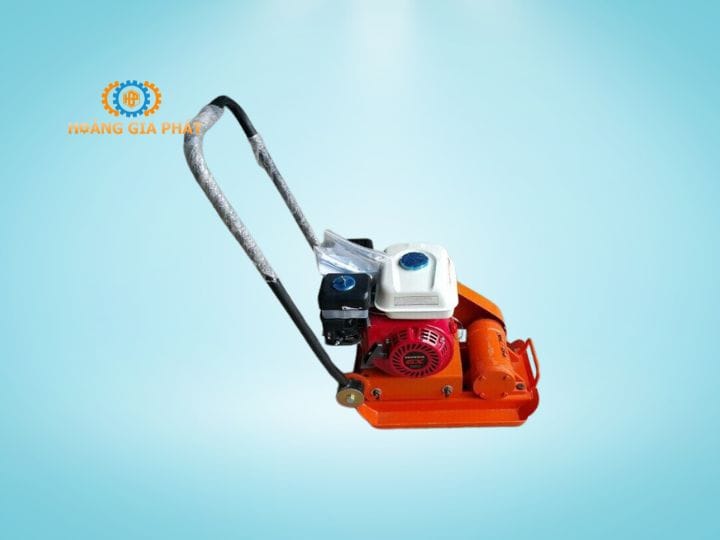 Máy đầm bàn Honda trang bị động cơ xăng Thái Lan hoặc Trung Quốc