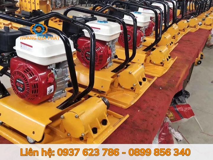 Mua máy đầm bàn 1kW tại Hà Tĩnh ở Điện Máy Gia Phú 