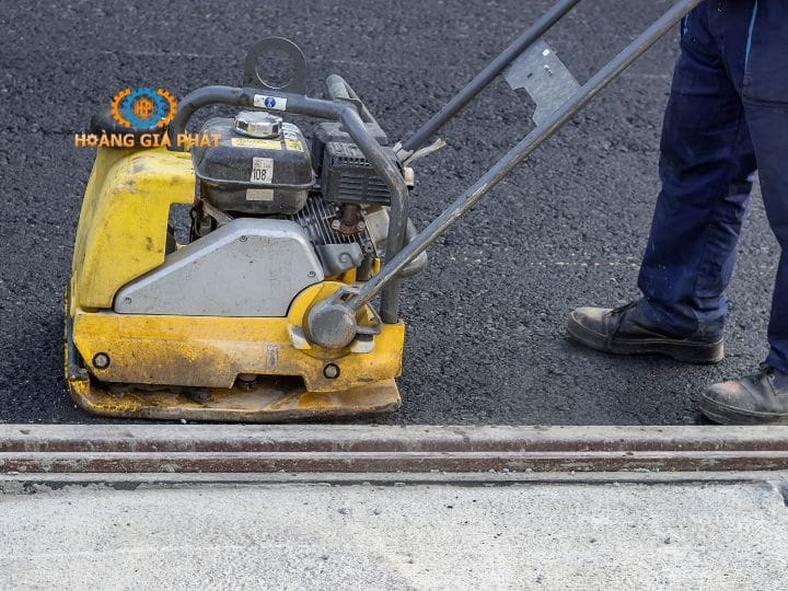 Chú ý đến chất liệu cấu tạo ra máy đầm bàn 