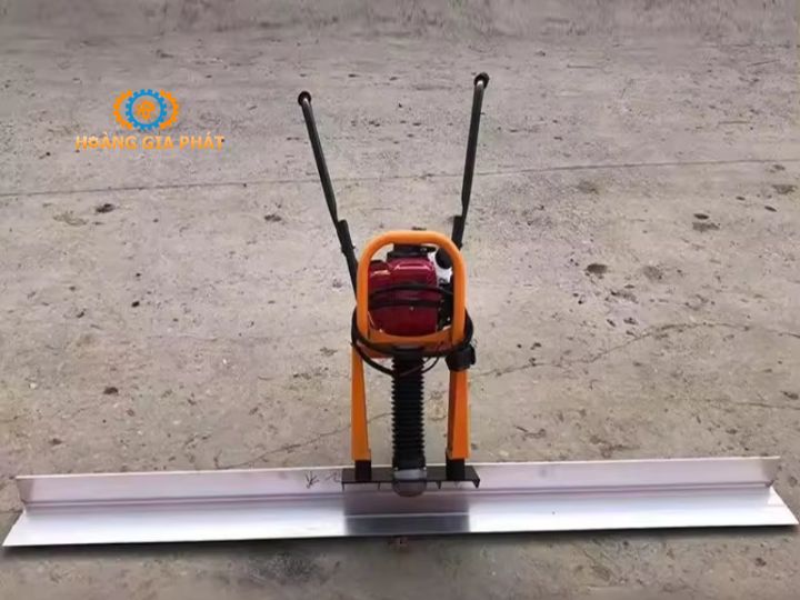 Máy đầm thước điện dễ sử dụng và di chuyển