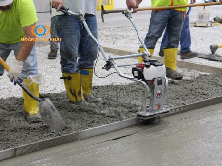 Nên hay không dùng máy đầm thước chạy điện tại Điện Biên?