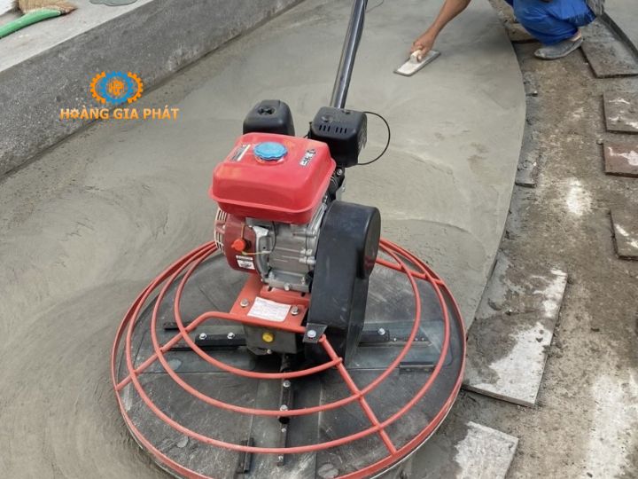 Những công dụng chính mà máy xoa bê tông mang lại?