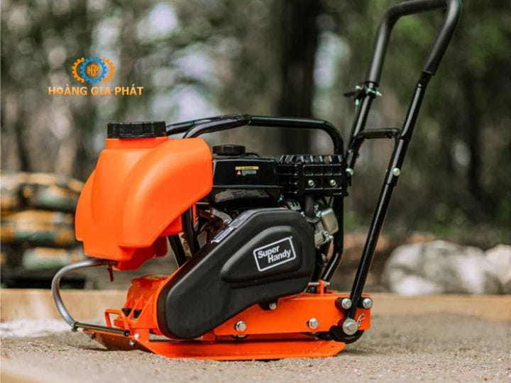 Bảo quản máy đầm bàn ngoài trời 
