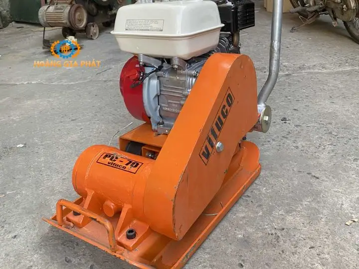 Máy đầm bàn Vikyno 168F