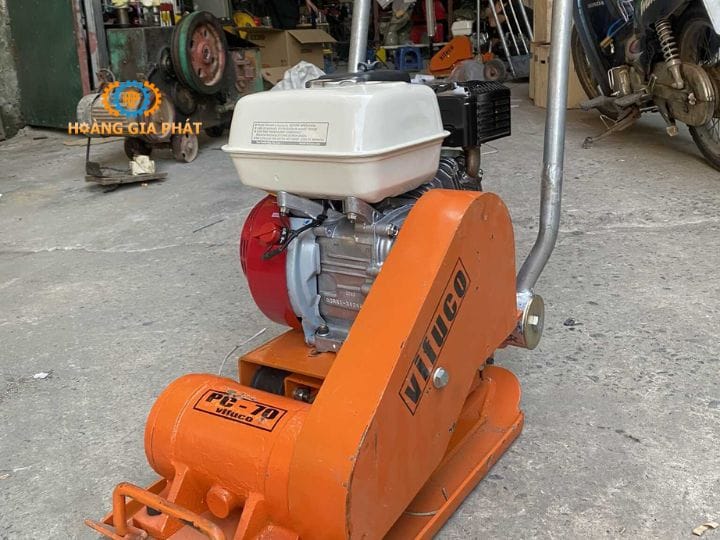 Công dụng máy đầm bàn bê tông 