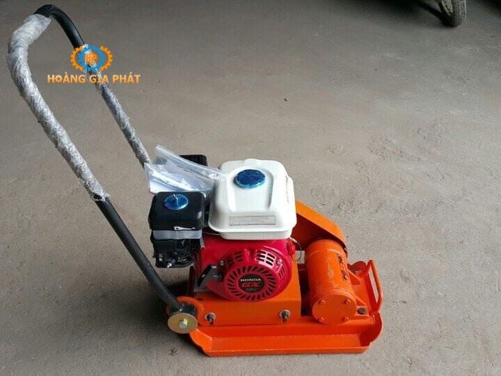Máy đầm bàn Vikyno 168F