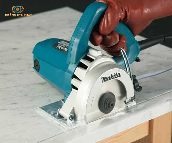 Máy cắt đá granite cầm tay Makita