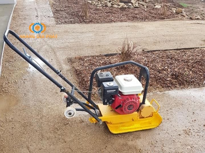 Những lợi ích khi mua máy đầm bàn chính hãng