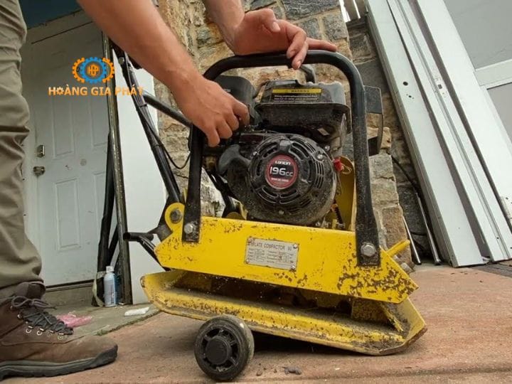Các lưu ý khi bảo dưỡng máy đầm bàn 