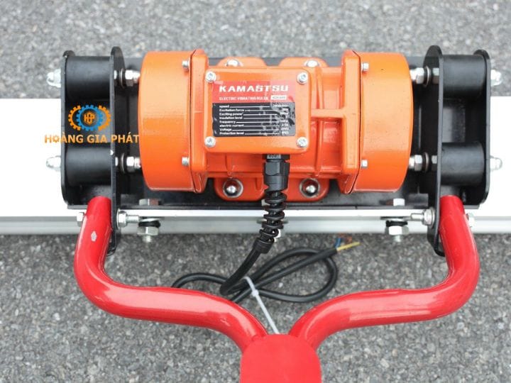 Điều chỉnh tốc độ và hướng đi