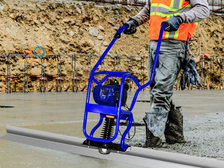 Các ứng dụng nổi trội của máy đầm thước chạy điện trong thi công