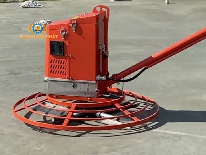 Vận hành máy xoa bê tông